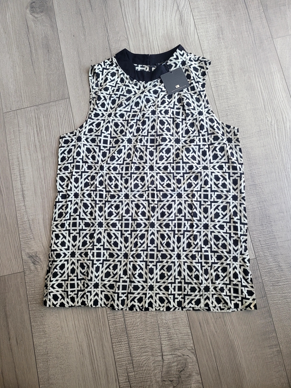 Black & White Geometric Blouse, Sleevless